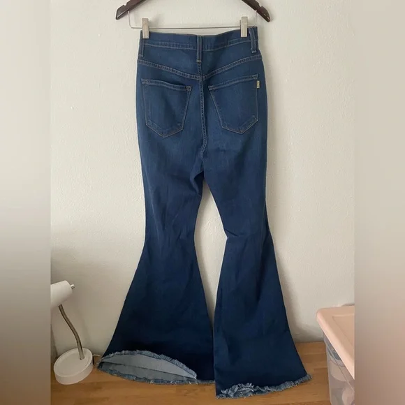 Vibrant Distressed Dark Blue Flare Jeans. Women’s size 13 W30. BNWT - Picture 2 of 4